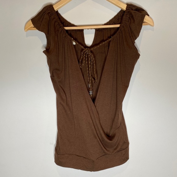 HOST PICK ⭐️2/$35⭐️  Y2K Brown Off the Shoulder Open Back Top - Picture 6 of 7